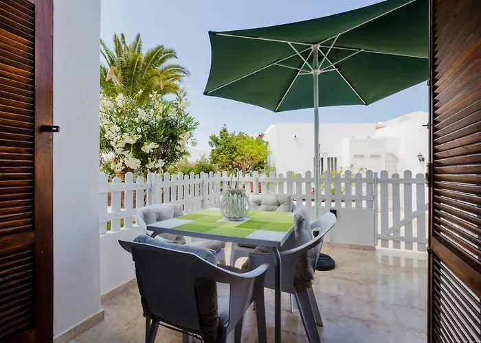 Apartment Carabelas 8, Next To The Sea And Amenities